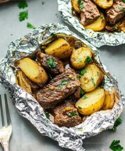 Garlic Steak & Potato Foil Packets Recipe