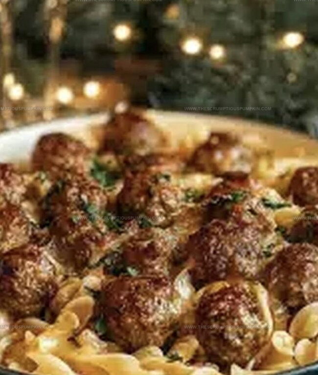 Why Garlic Parmesan Chicken Pasta Bake Is So Satisfying