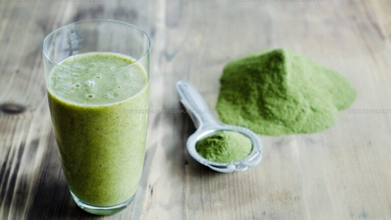 What Does Moringa Taste Like? Green Tea Meets Spinach!